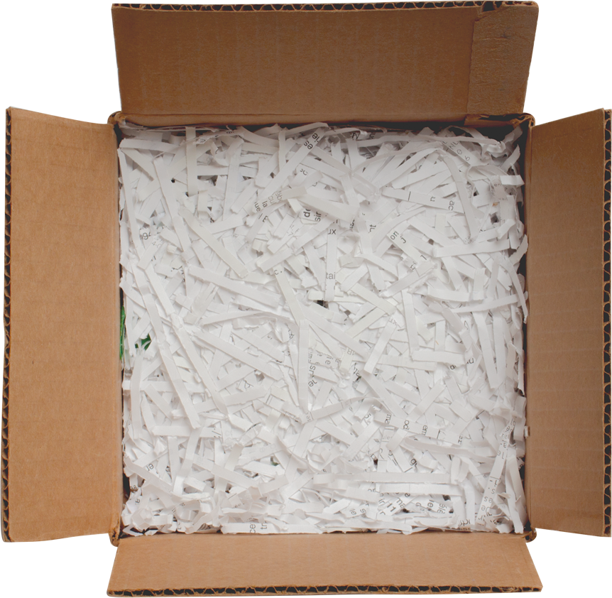Boite de carton ouverte contenant du papier déchiqueté