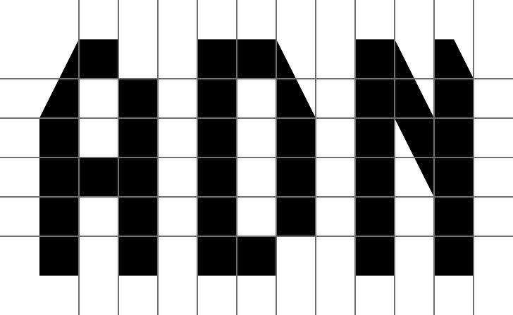 Les lettres A, D et N sont composés sur une grille carrée. La grille mesure treize carrés de large par huit carrés de haut.